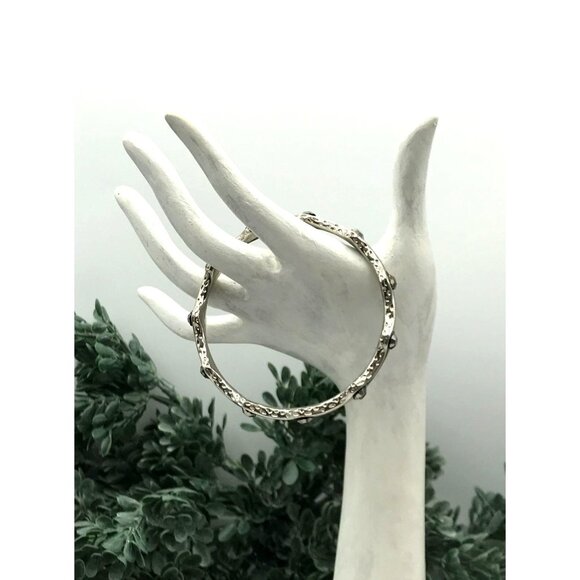 Silver-Tone Wavy Bangle Bracelet With Faceted Gemstone Accents hammered finish - Picture 4 of 5